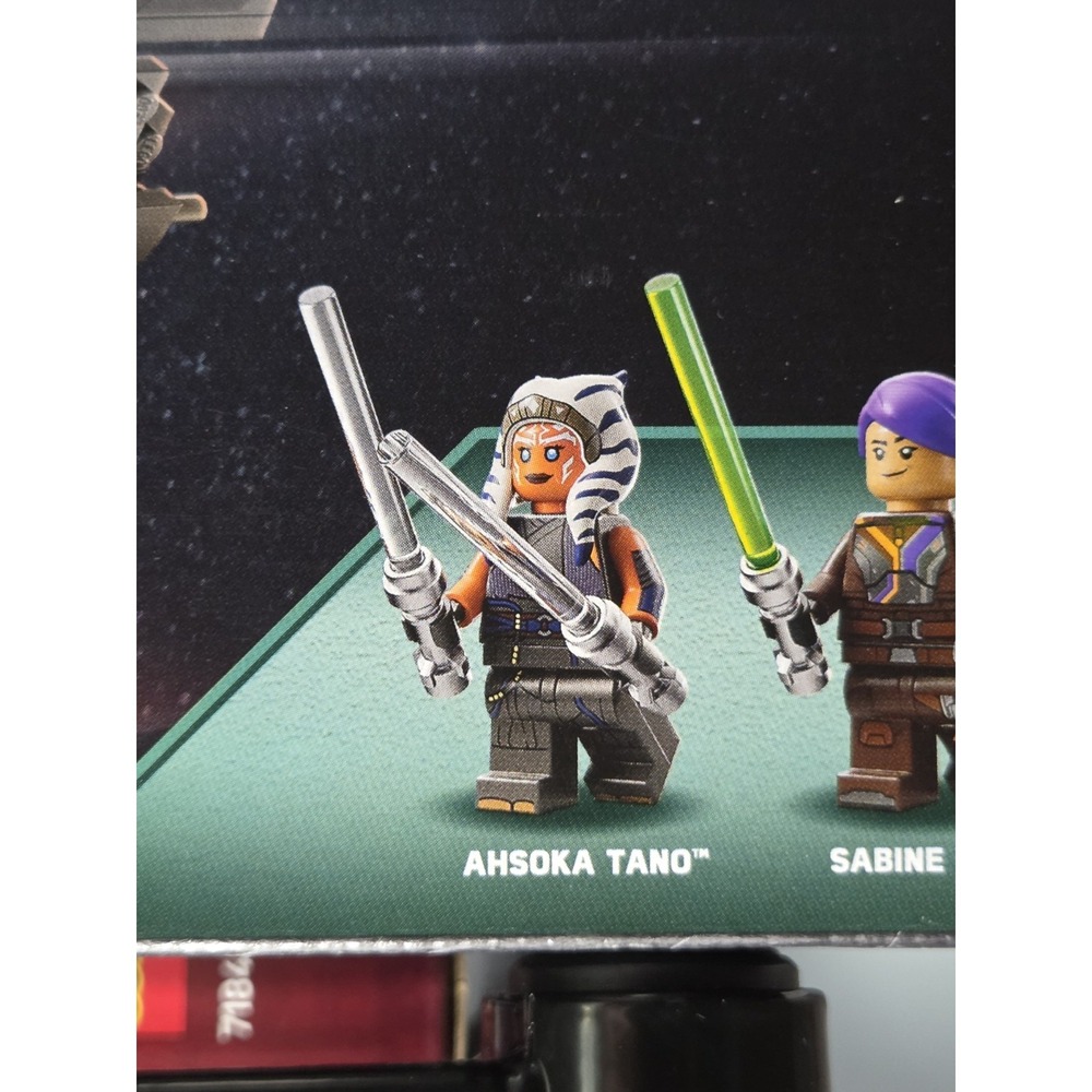 LEGO Star Wars Ahsoka Tano's T-6 Jedi Shuttle 75362 Complete Set 599 Pieces - Picture 5 of 12
